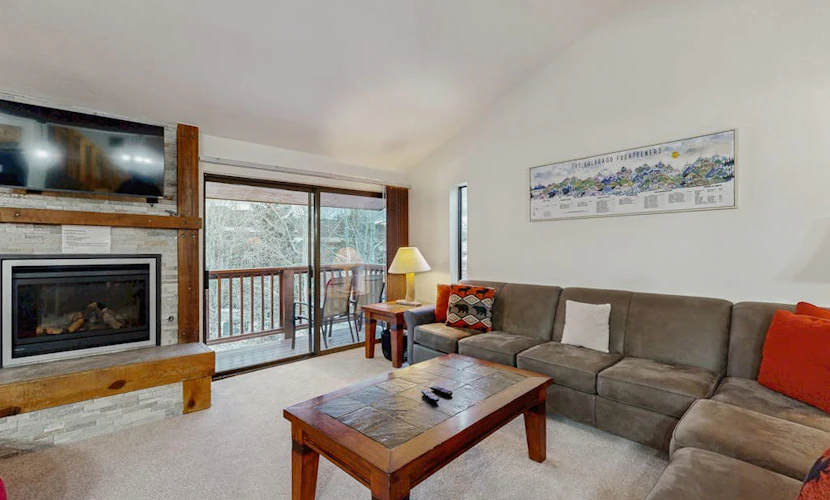 Cozy condo with easy ski access, W/D, fully stocked kitchen & great location
