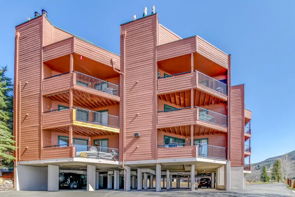 Lakeview Marina Place