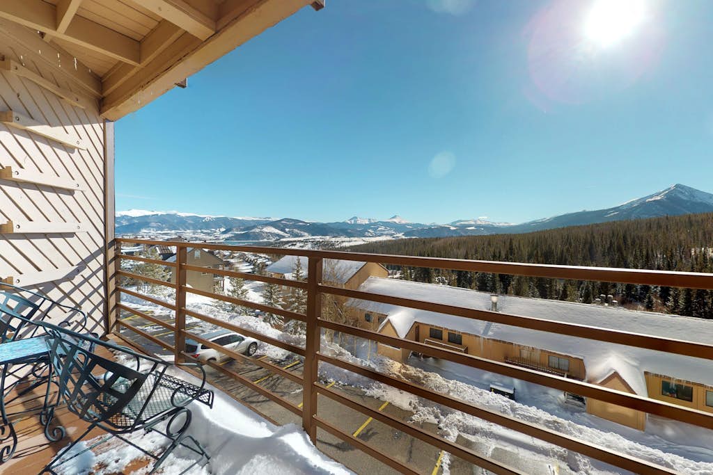Modern condo with mountain views -  near hiking & skiing