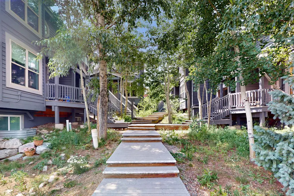 Saddle Ridge Townhome 402