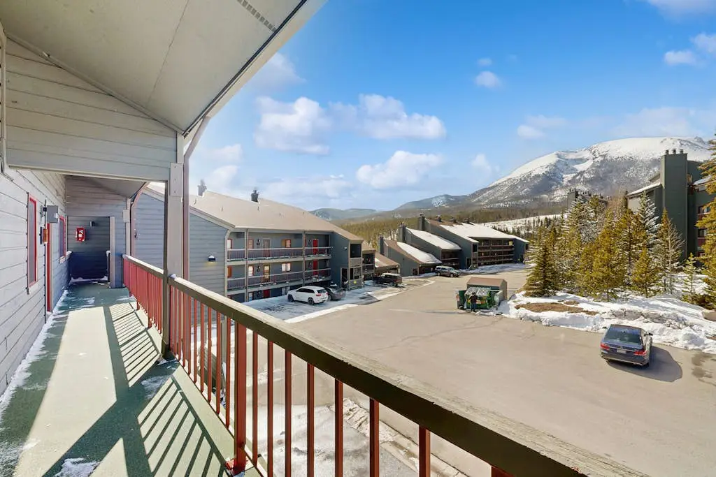 Snowscape Modern Mountain Retreat