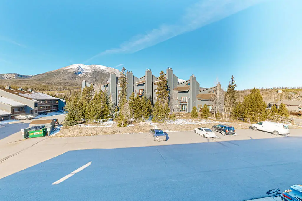 Snowscape Modern Mountain Retreat