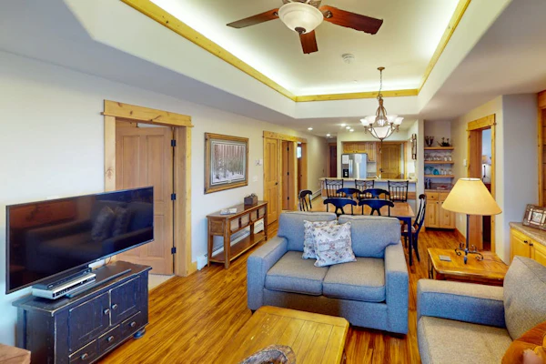 Walk or shuttle to lifts Condo w/ two fireplaces & shared pool/hot tub/gym