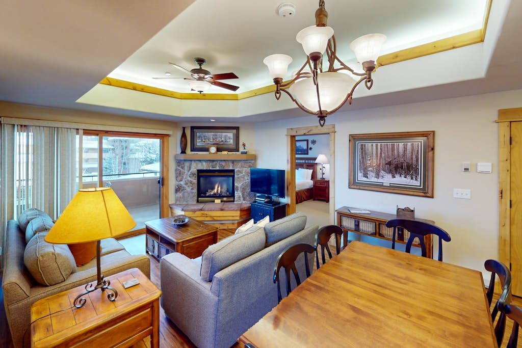 Walk or shuttle to lifts Condo w/ two fireplaces & shared pool/hot tub/gym