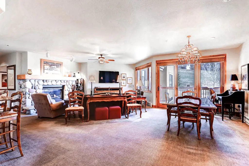 Christie Club 316
