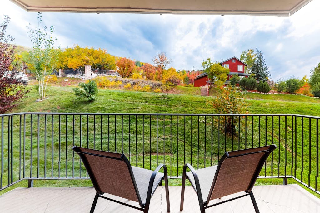Delightful Mountain Condo near the Slopes w/Shared Hot Tub and Sauna
