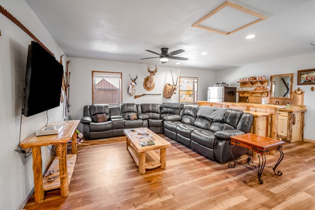 Spacious home with hot tub, gas grill, fireplace, & washer/dryer