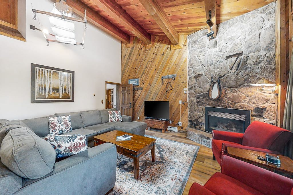Large condo in prime location near the gondola with hot tubs & pool