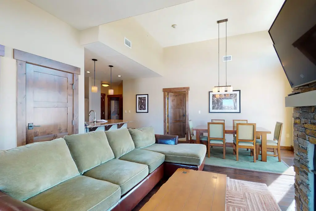 Trailhead Lodge 5114