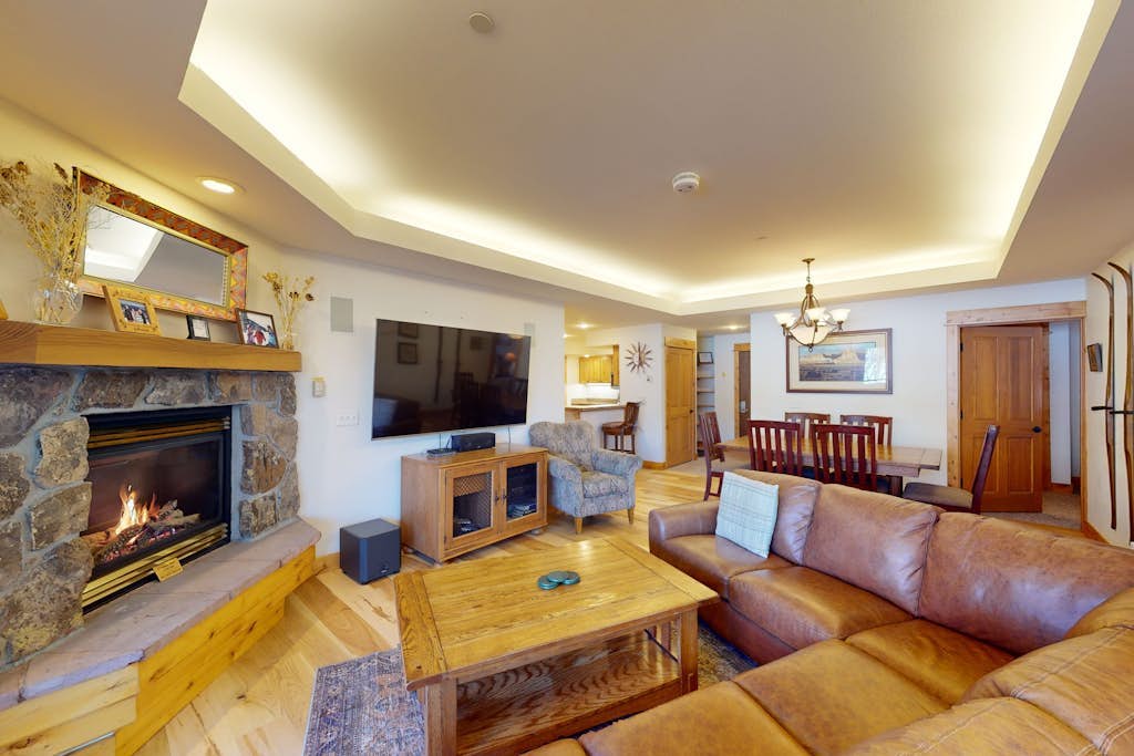 Spacious, family-friendly retreat w/ shared pool & gym - near ski area base