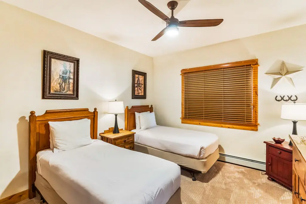 Canyon Creek B206