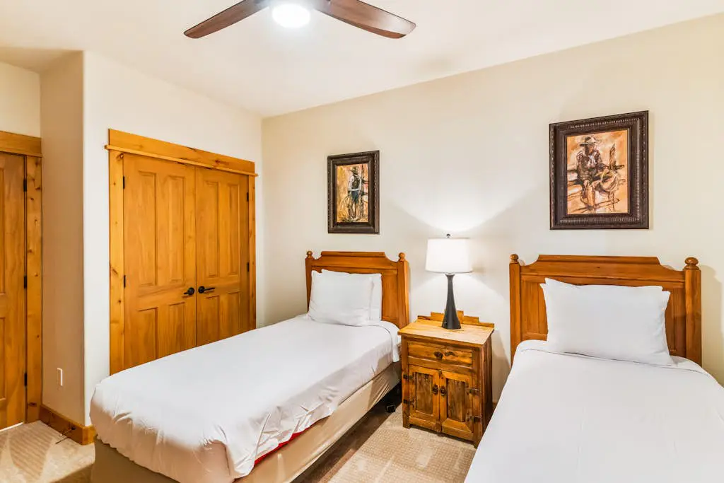 Canyon Creek B206