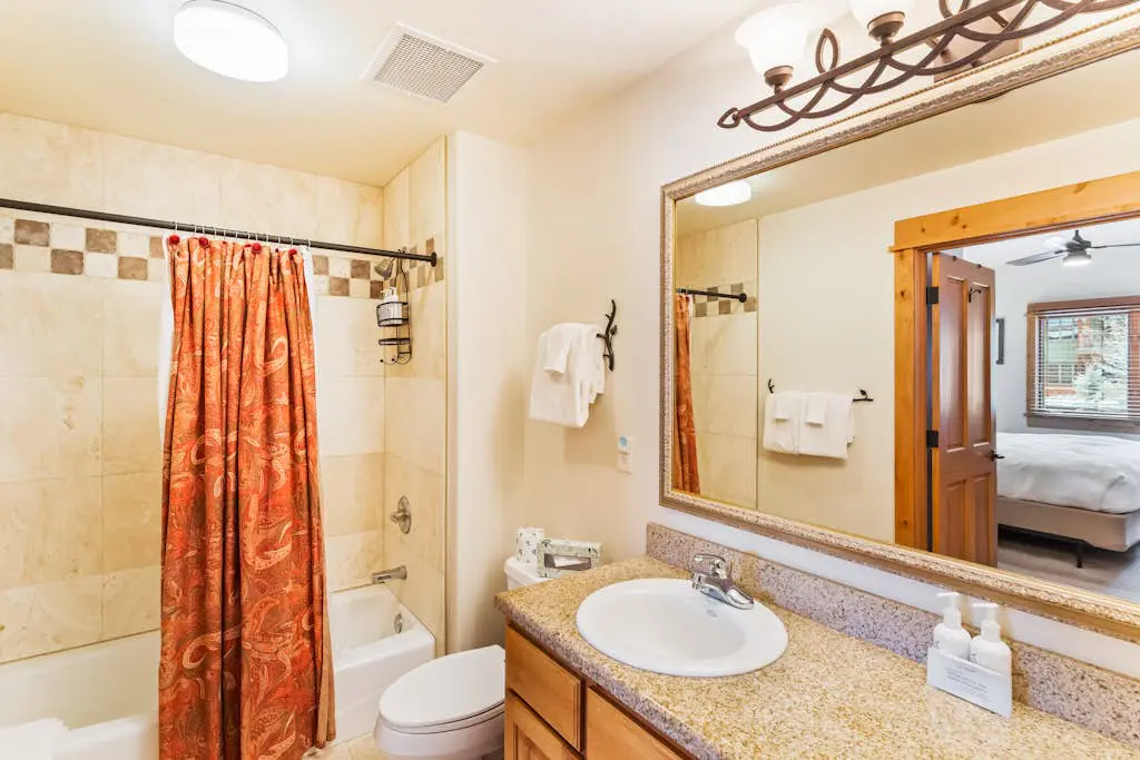Canyon Creek B206