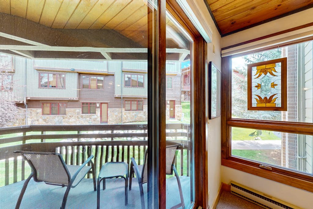 Wonderful condo 1 block from Steamboat Ski Resort with pool & hot tubs