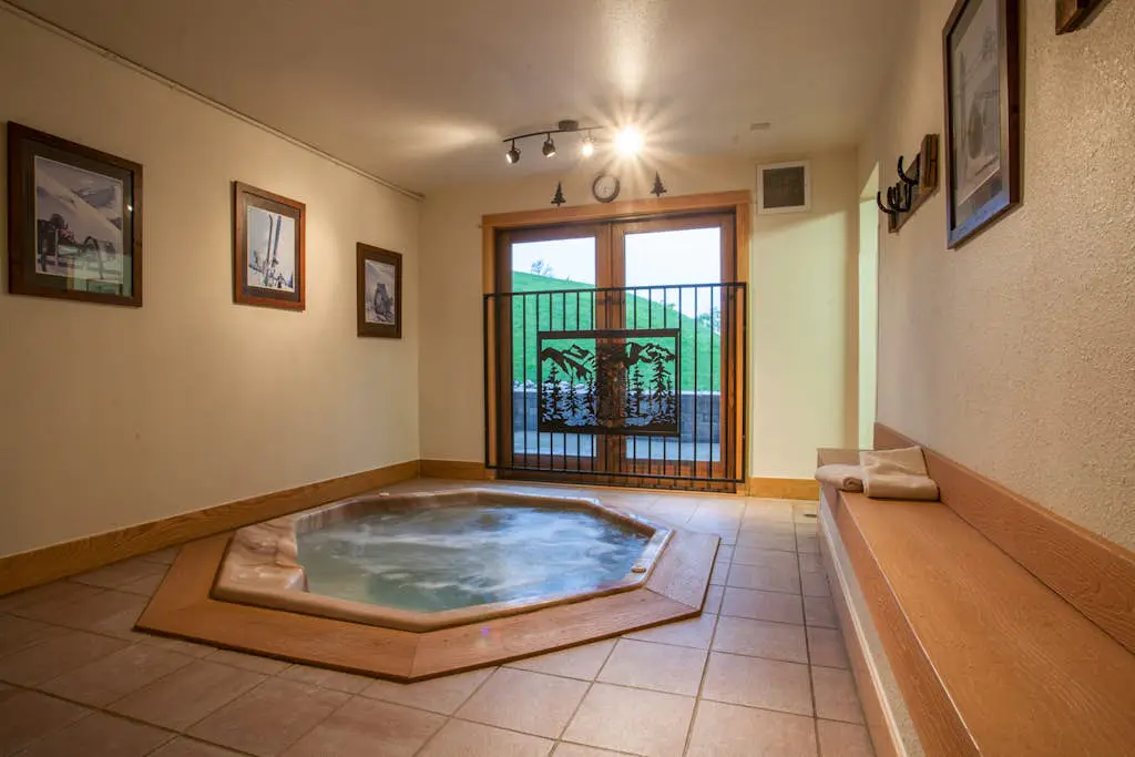 Ski Inn 222
