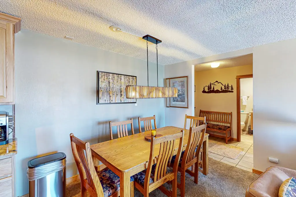 Ski Inn 222