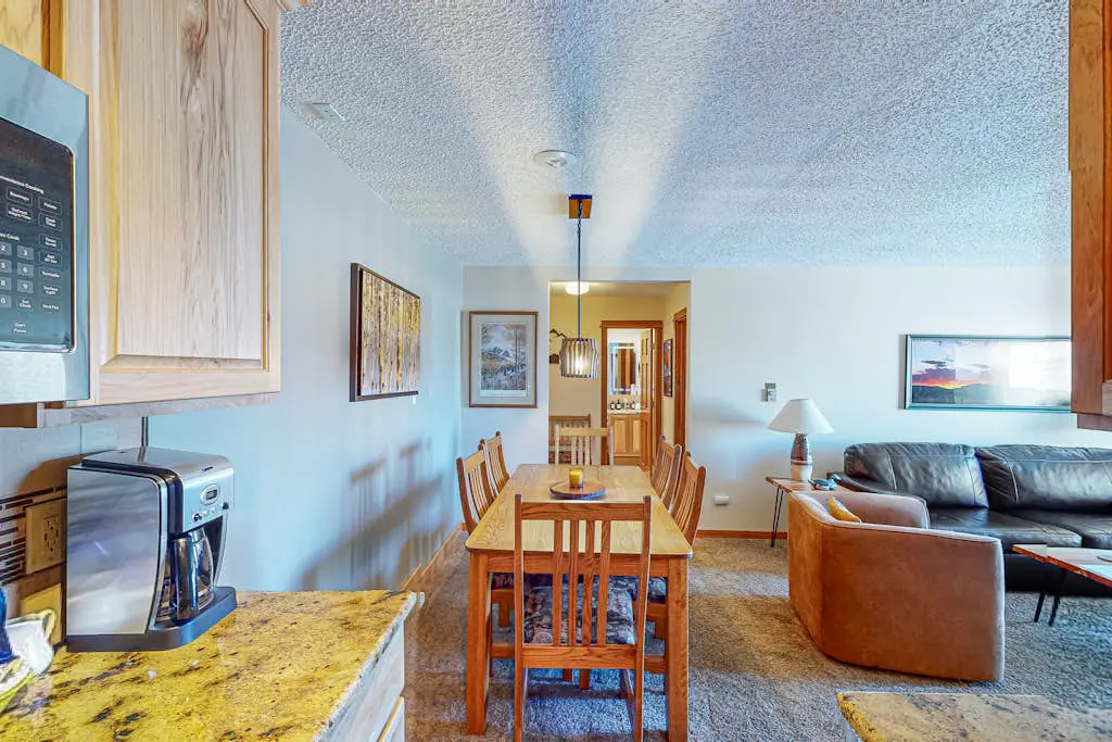 Ski Inn 222