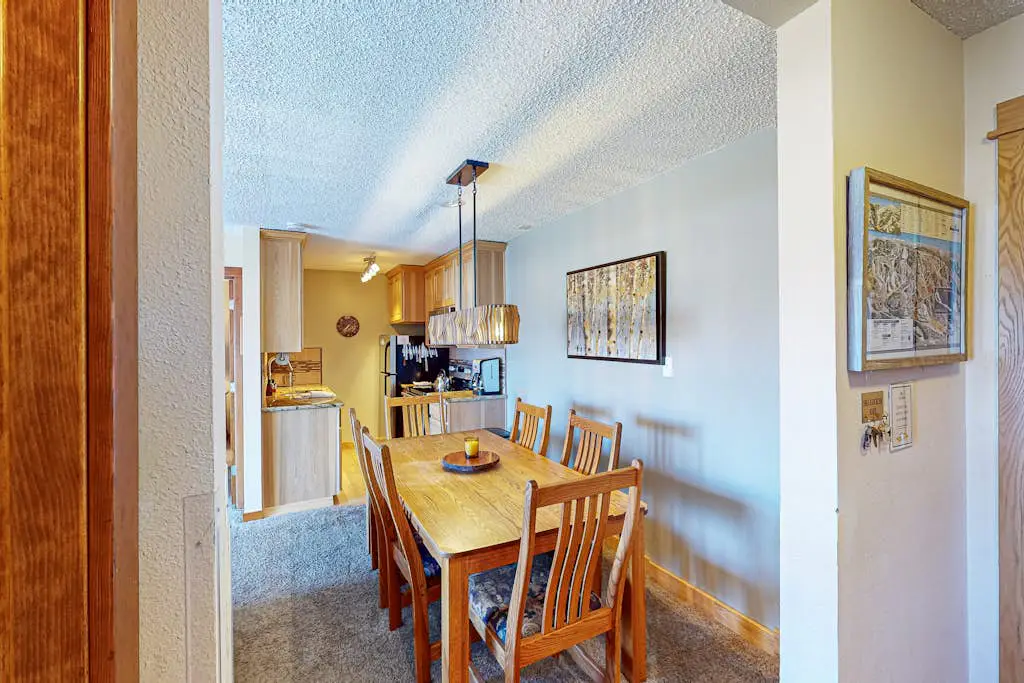 Ski Inn 222