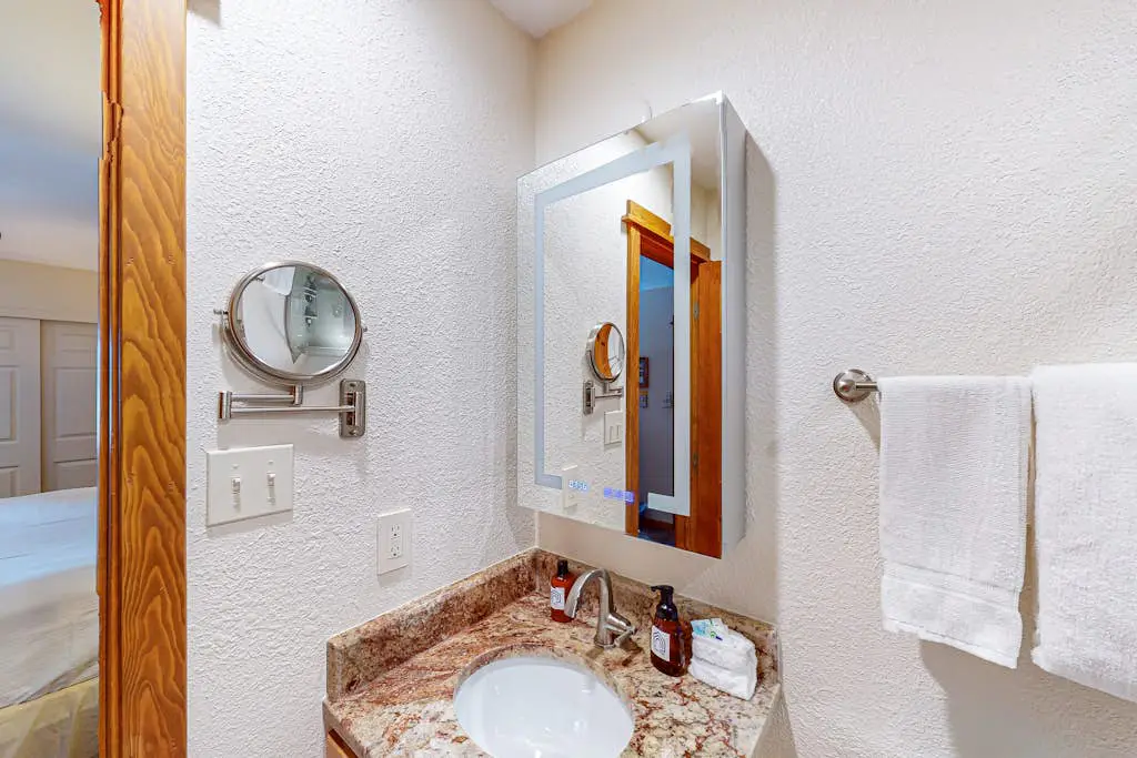 Ski Inn 222