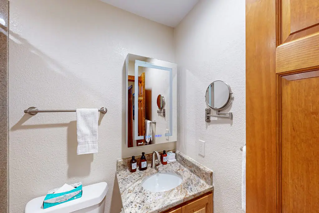 Ski Inn 222