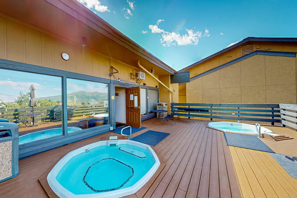 Ski Inn 222