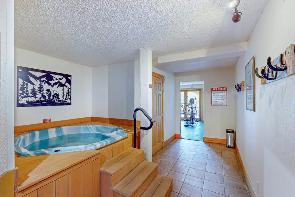 Ski Inn 222