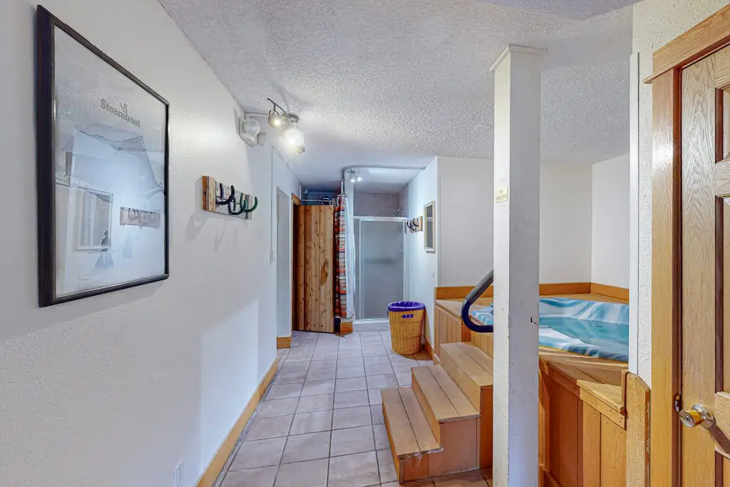 Ski Inn 222