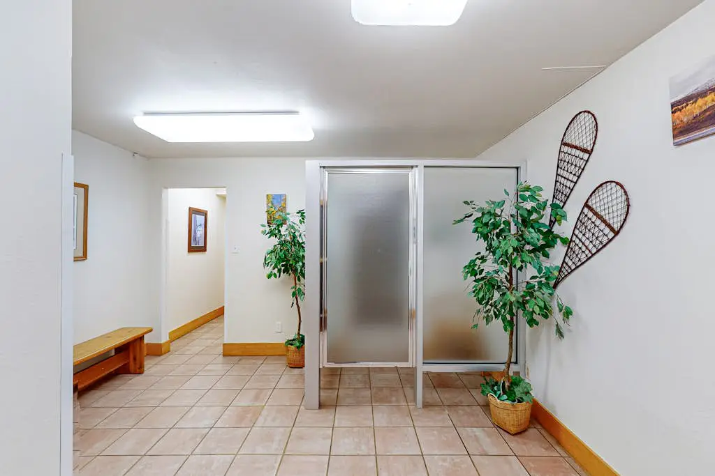 Ski Inn 222