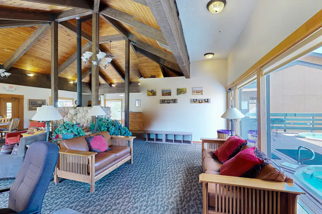 Ski Inn 222
