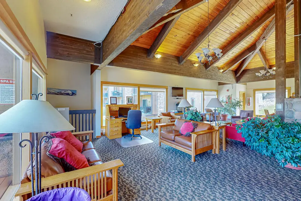 Ski Inn 222