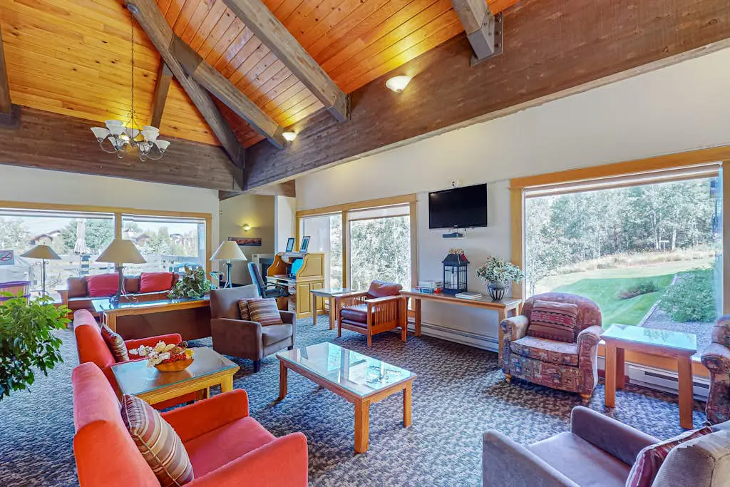 Ski Inn 222