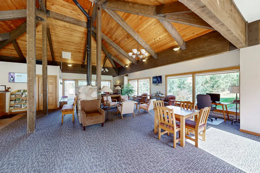 Ski Inn 223