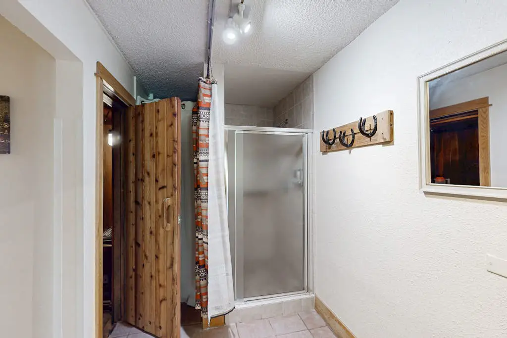 Ski Inn 223