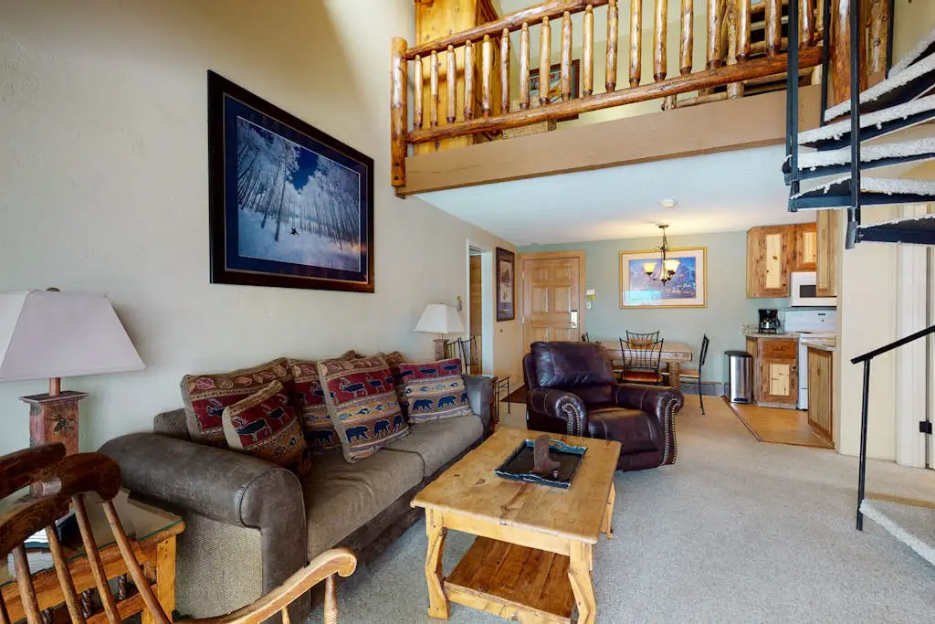 Ski Inn 331