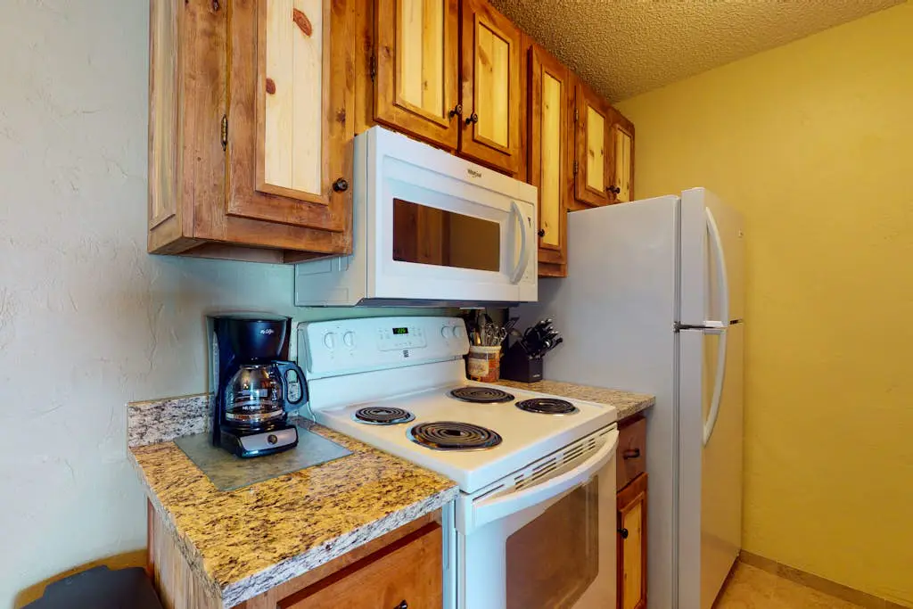 Ski Inn 331