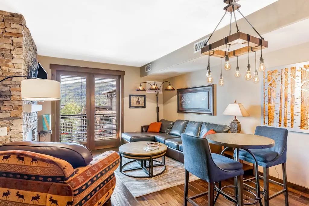 Trailhead Lodge 4110