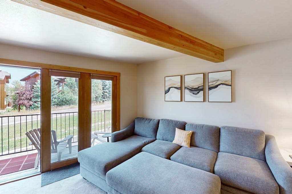 2nd-Floor Condo w/Mountain Views, Private Balcony, Fast WiFi, & Gas Fireplace
