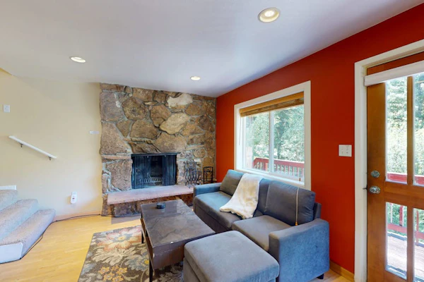 Vail Mountain Condo w/ Hot Tub - 10 Minutes to Vail Ski Resort