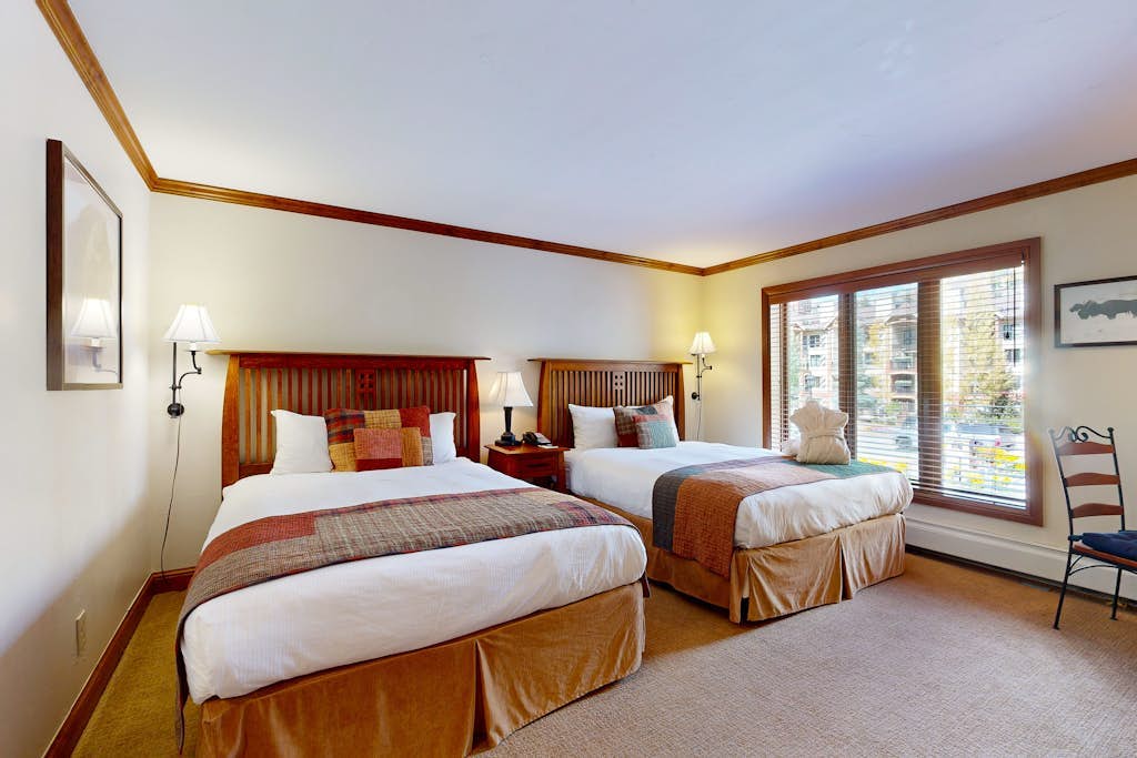 Lion Square Lodge South 473