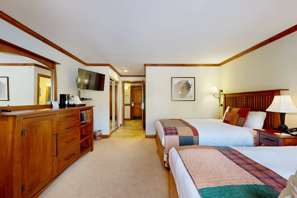 Lion Square Lodge South 473