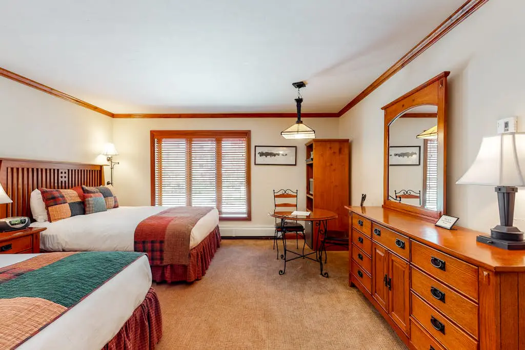 Lion Square Lodge South 473