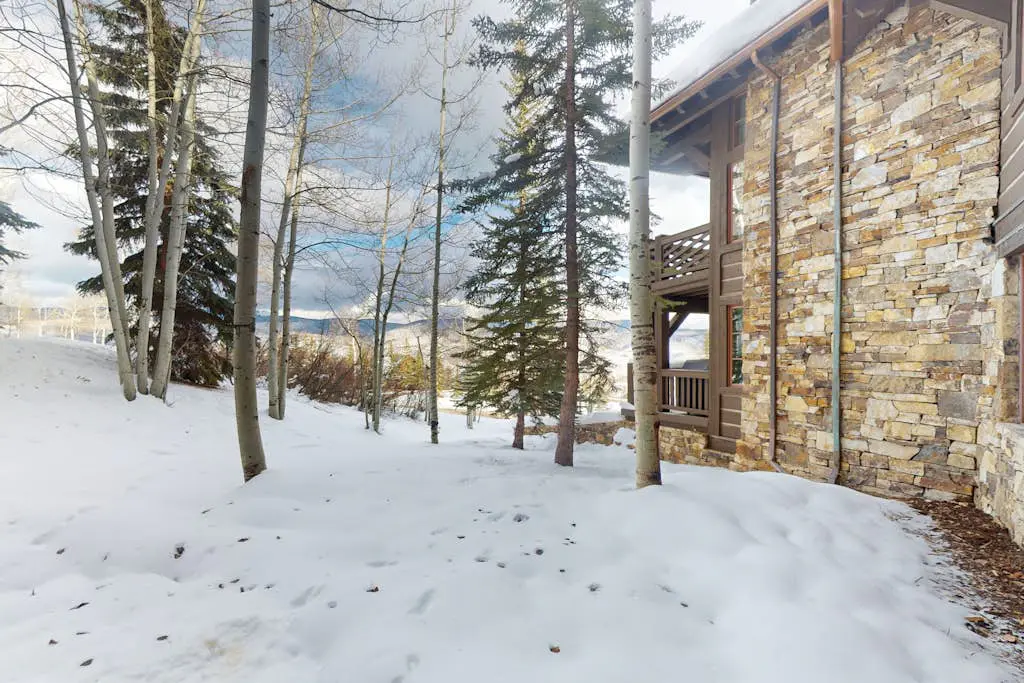 Settler's Lodge 104