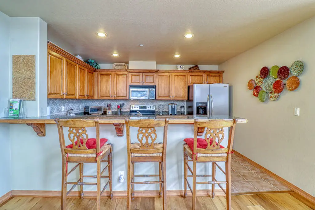 Spruce Tree Lodge #208