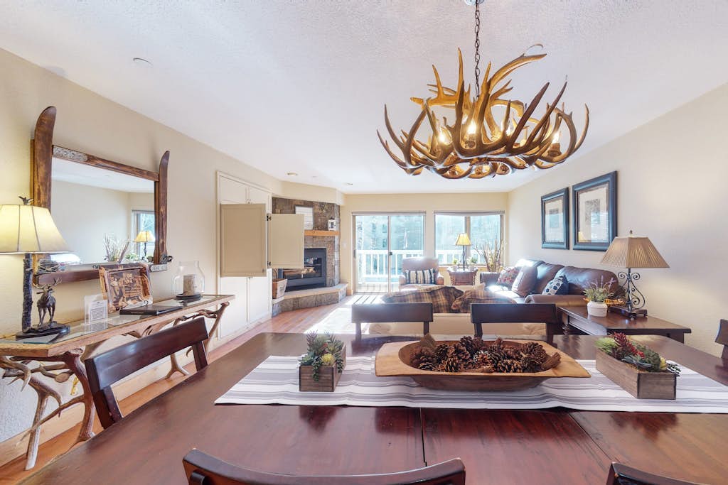 Mountain Condo w/ Balcony, Fireplace, Shared Pool, & Hot Tub - Walk to Lifts