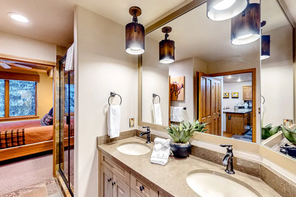 Aspenwood Lodge, Unit 203