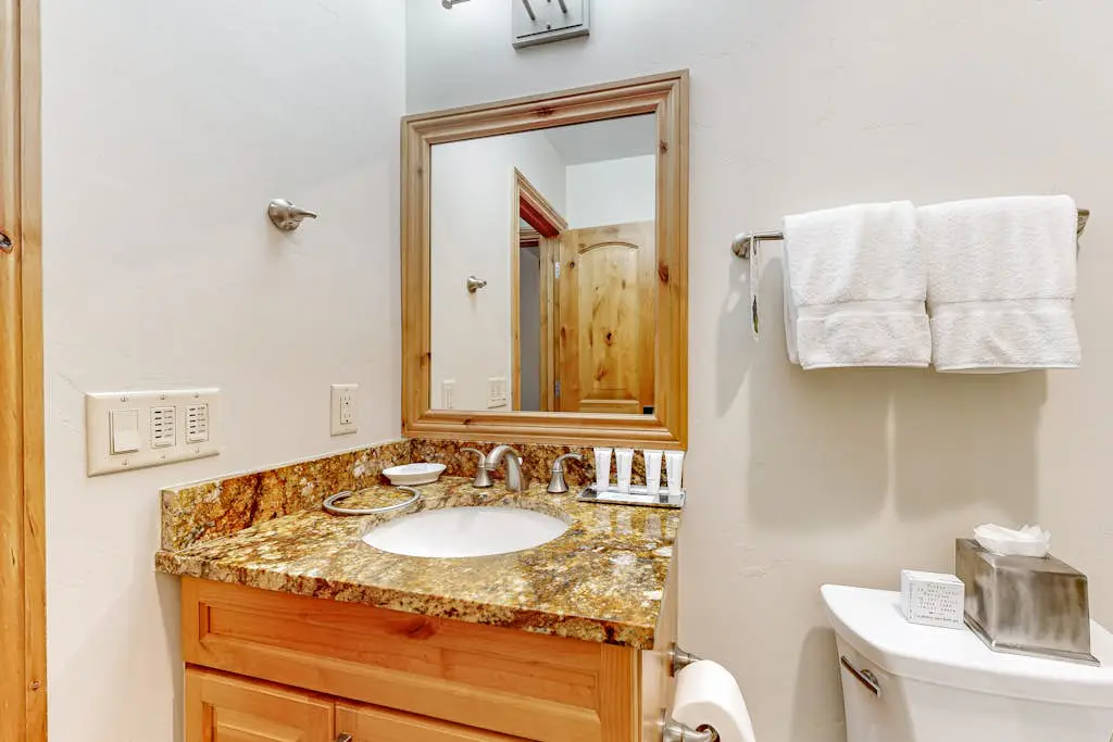 Lion Square Lodge East 115