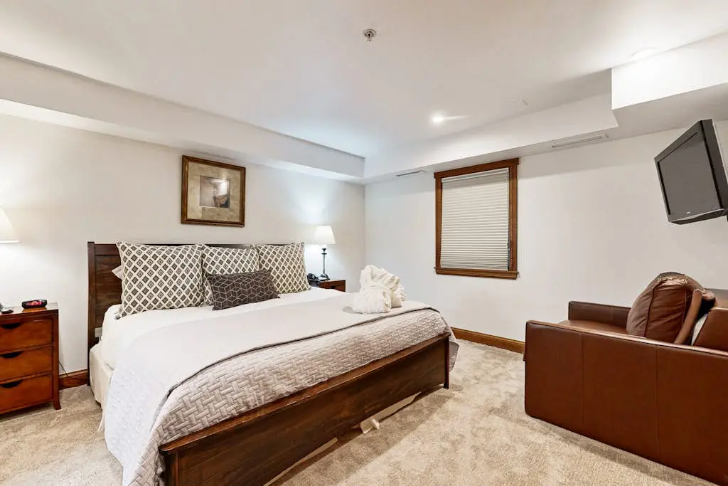Lion Square Lodge North 288