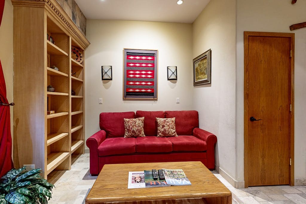 Lion Square Lodge South 273