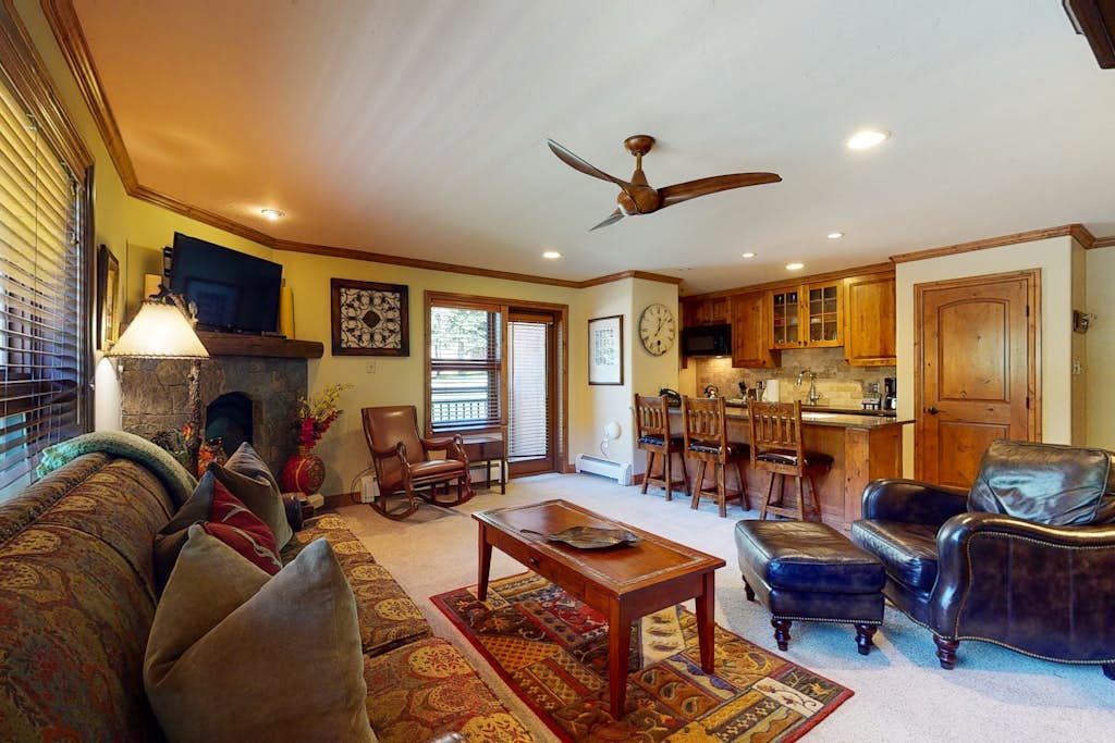 Lion Square Lodge South 274