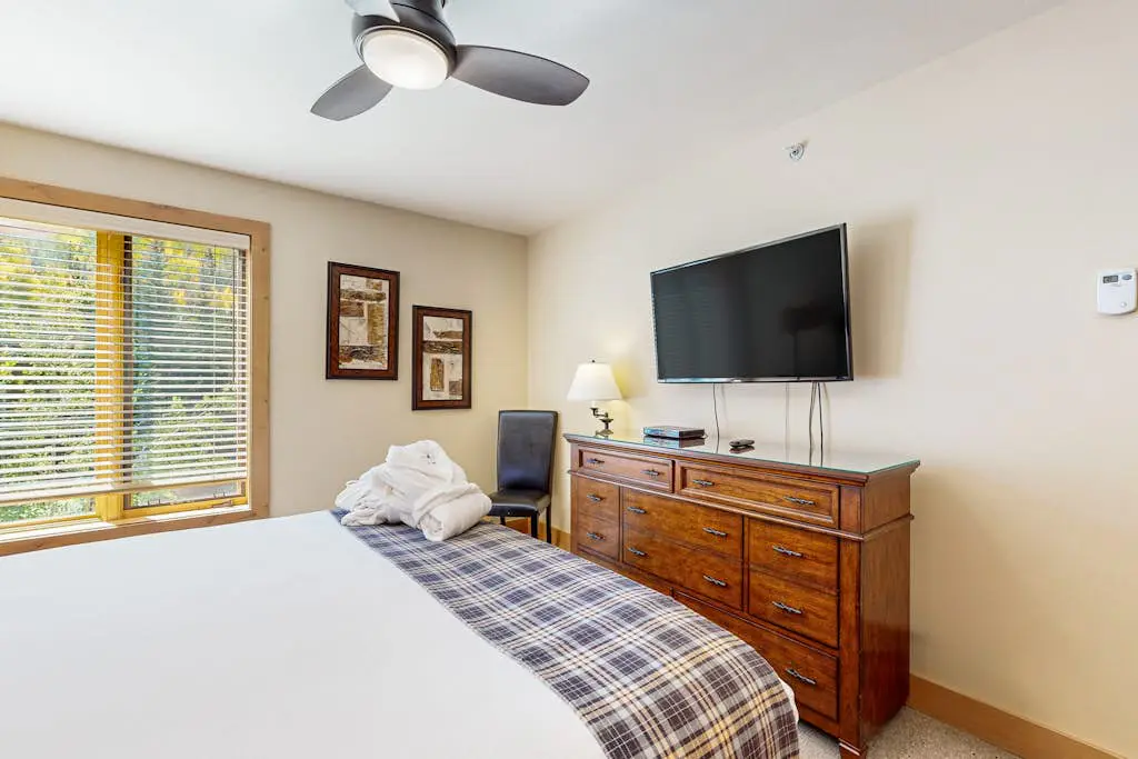 Lion Square Lodge South 358